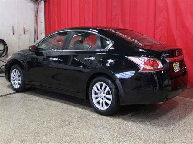 2014 Nissan Altima 2.5 S 4dr Sedan